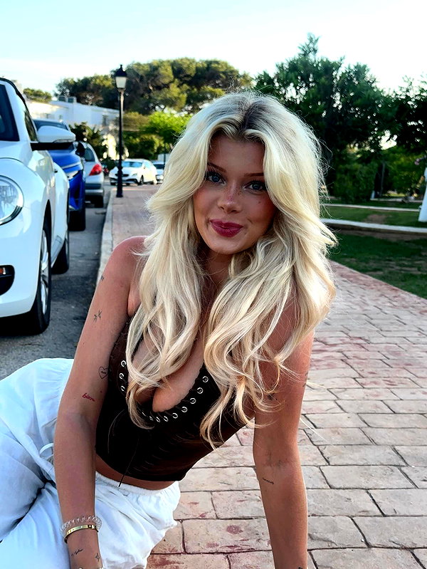 sophiecharlotth instagram image archive image