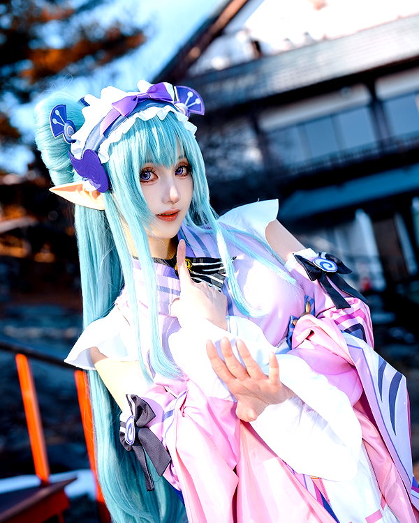 miee_cos instagram image archive image