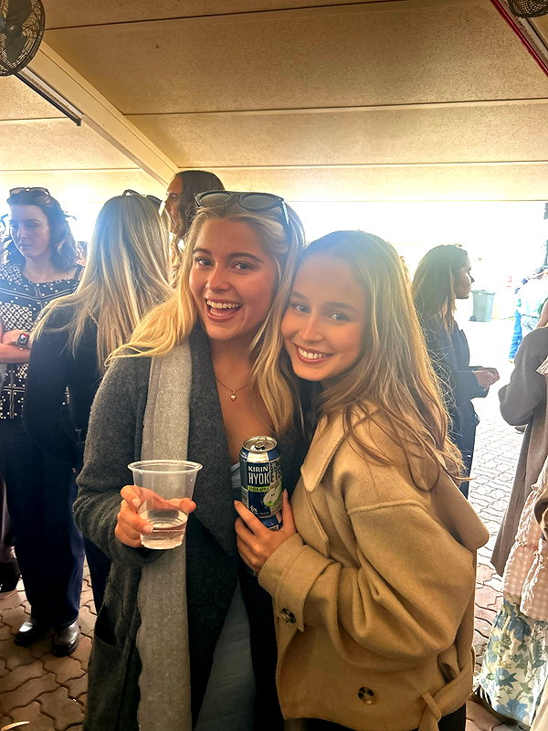 daisy_r_19 instagram image archive image