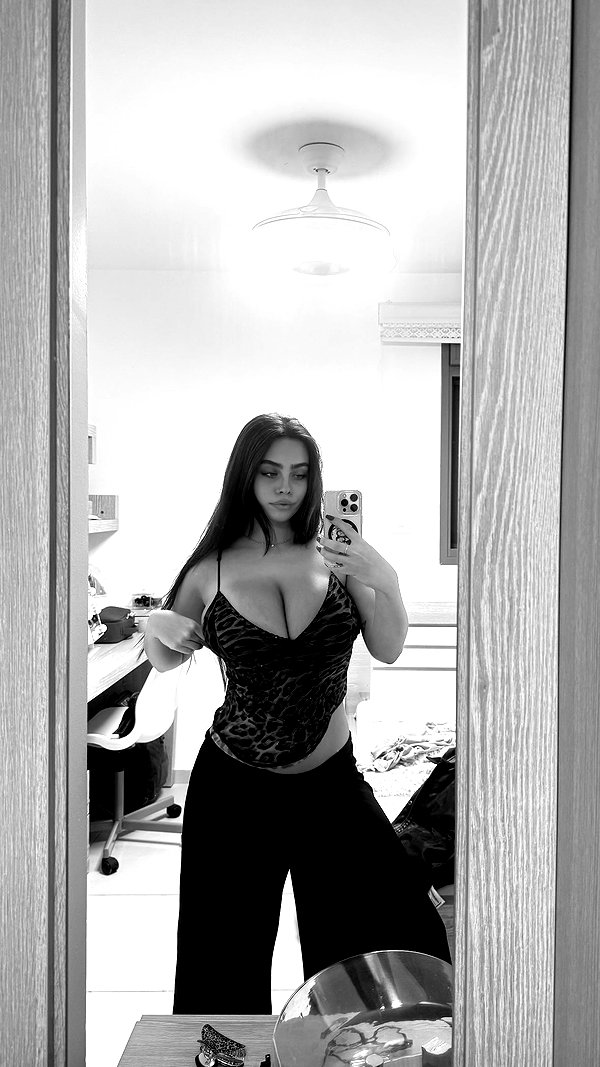 _hilaluu instagram image archive image