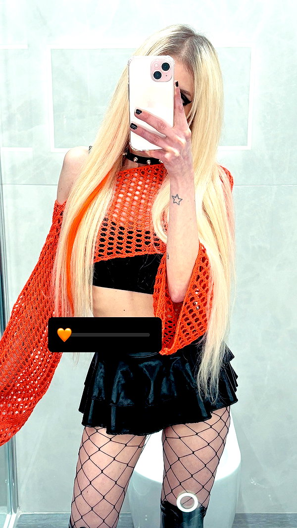roxiechelon2 archive image