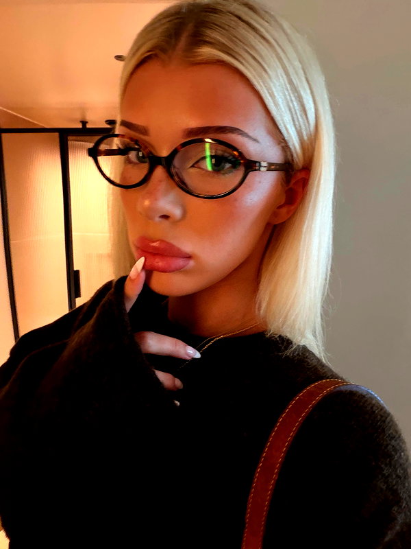 sophiecharlotth instagram image archive image