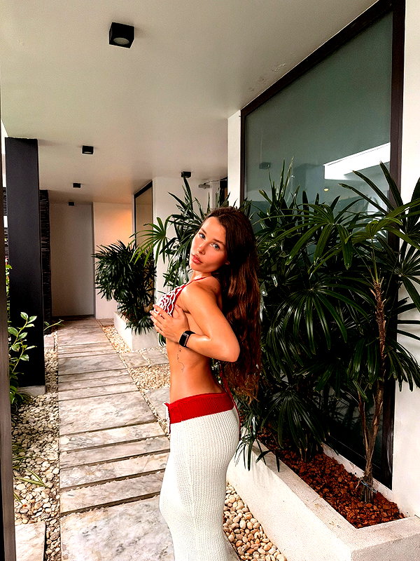 enikeeva_aliya instagram image archive image