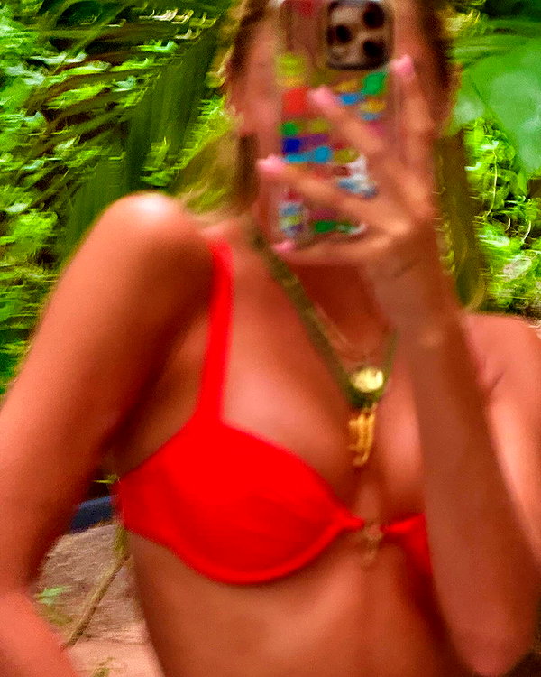 maya.keyy instagram image archive image