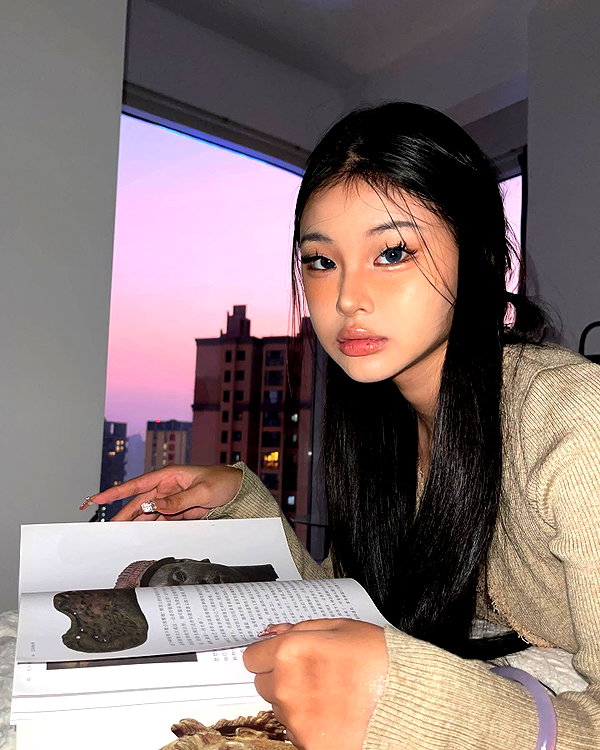 ll.lu1s instagram image archive image