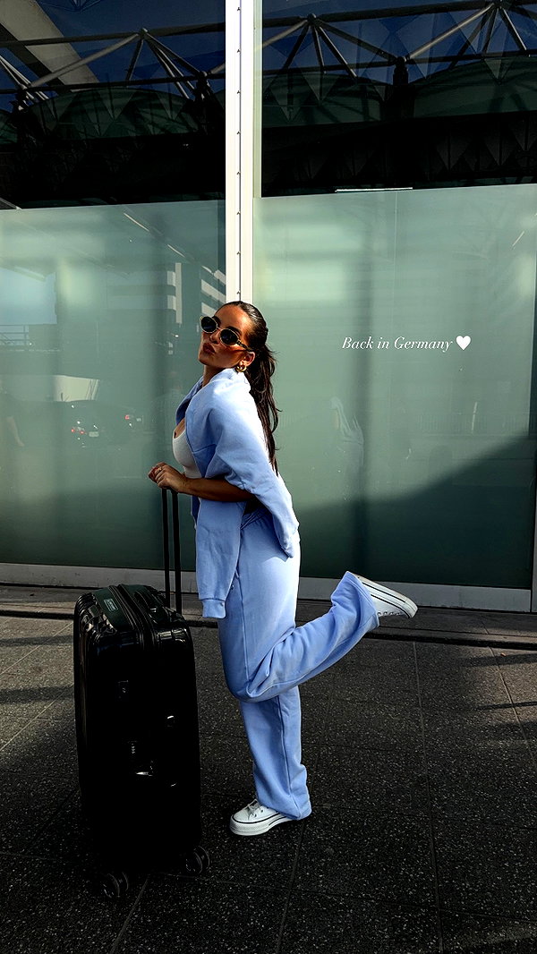 zoeliss instagram image archive image