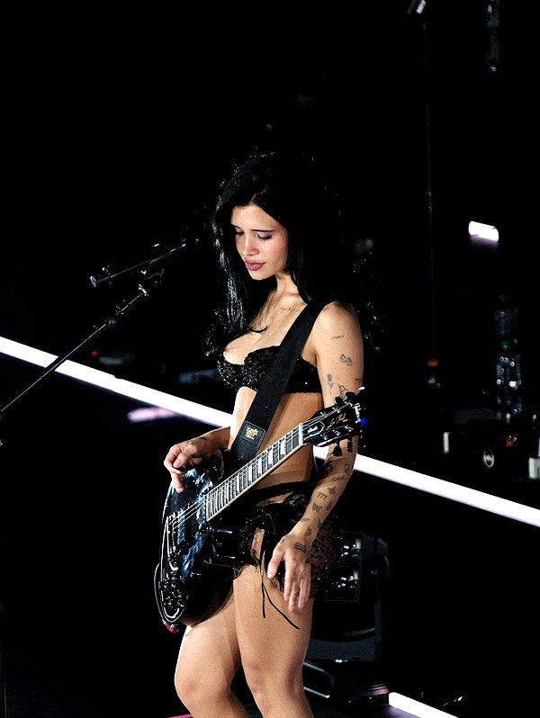 nessabarrett instagram image archive image