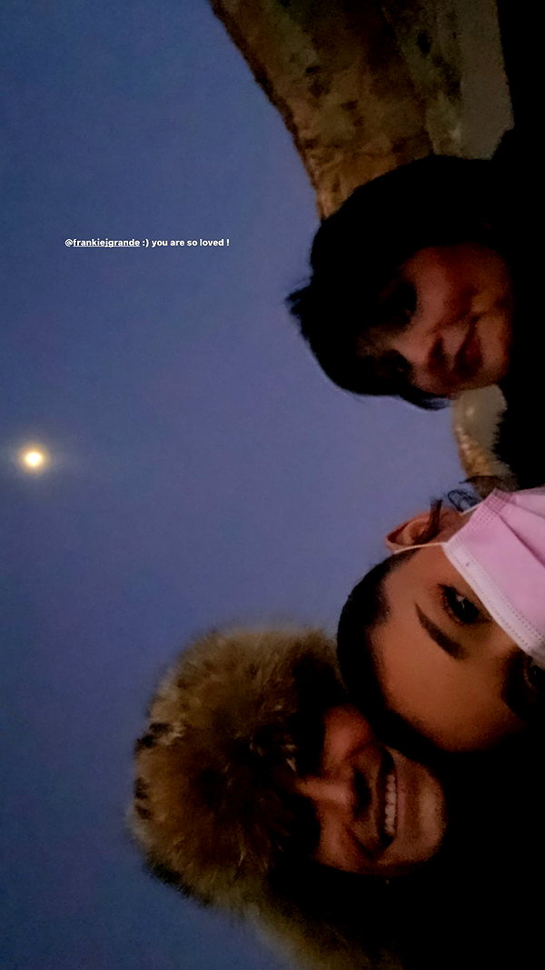 arianagrande instagram image archive image