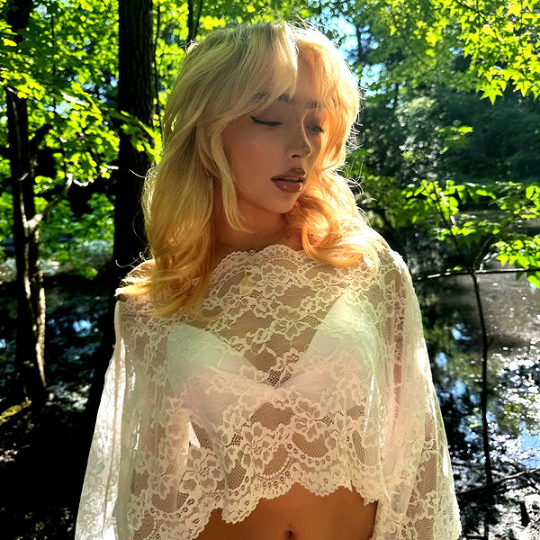 v.qx instagram image archive image
