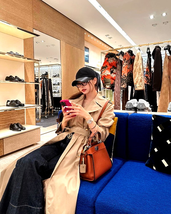 dear.zia instagram image archive image