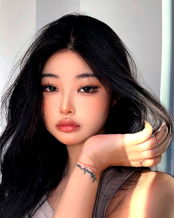ll.lu1s instagram image archive image