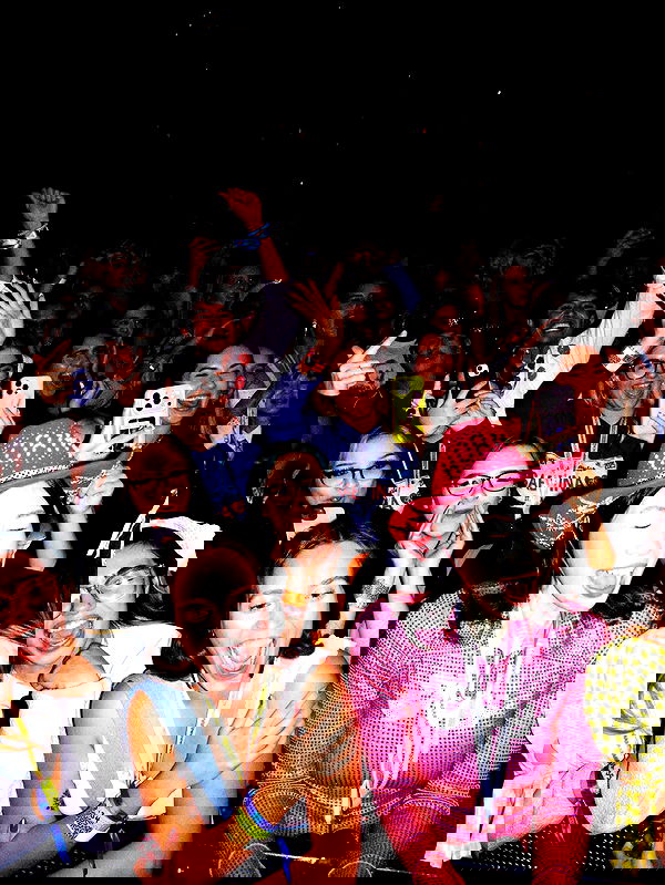 sabrinacarpenter sabrinacarpenter archive image