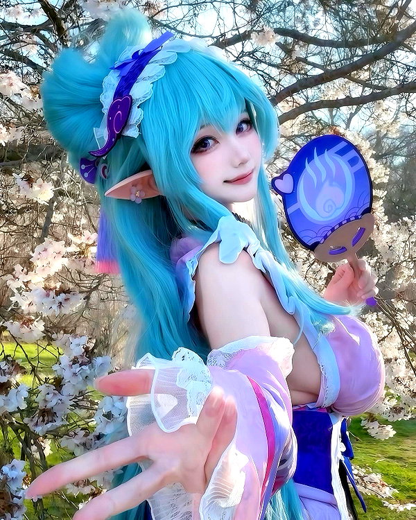 xier_cos instagram image archive image