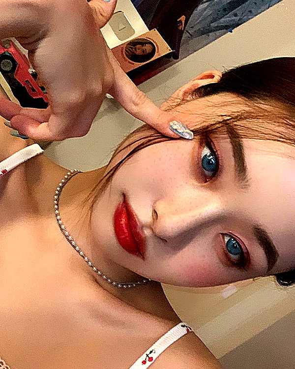 dear.zia instagram image archive image