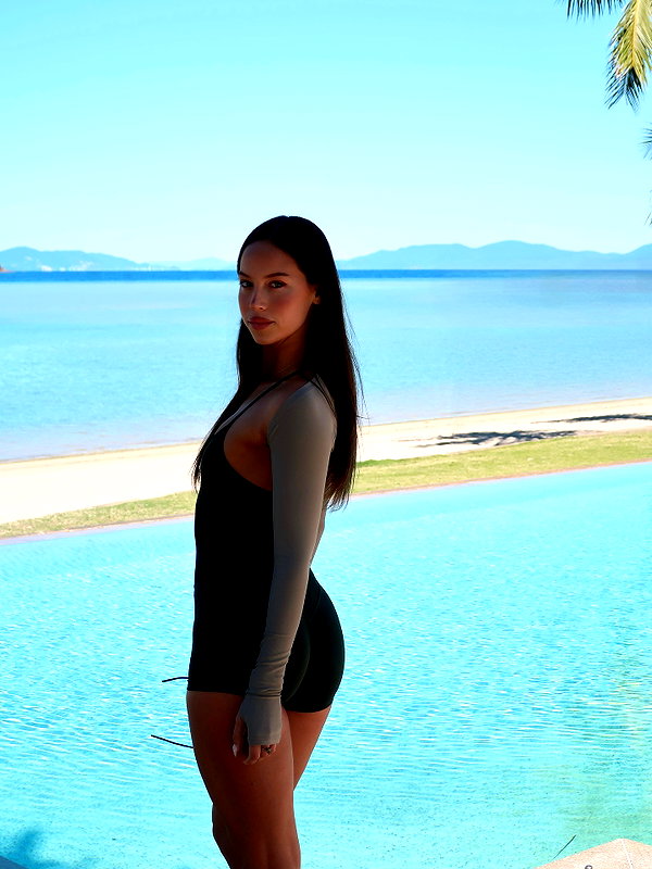 olivia.mathers instagram image archive image