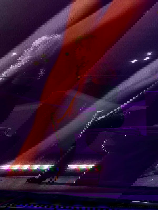 sabrinacarpenter sabrinacarpenter archive image