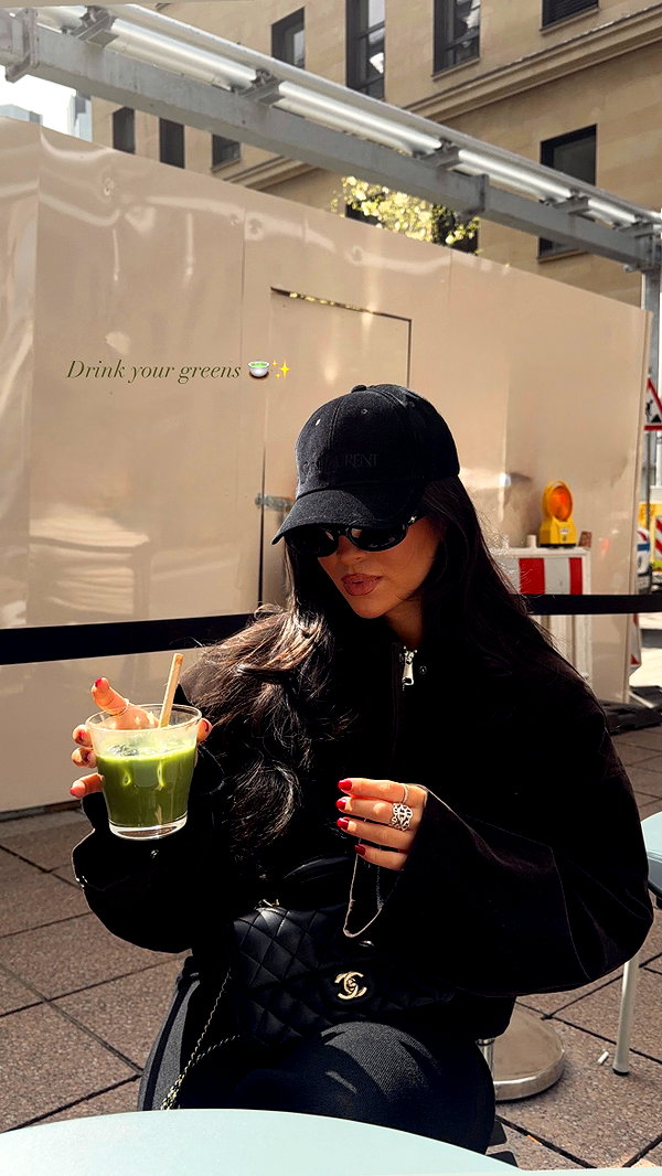 zoeliss instagram image archive image