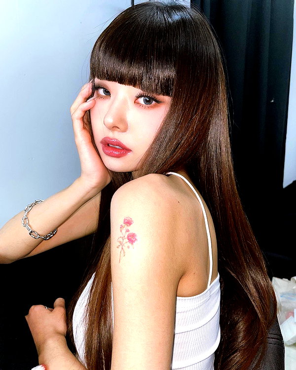 dear.zia instagram image archive image