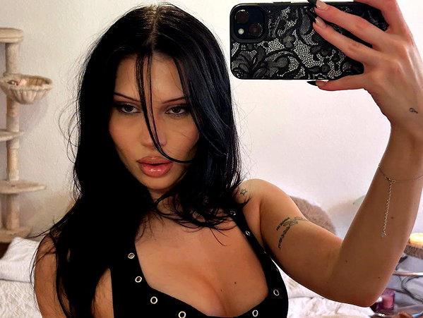 karolinaawasik instagram image archive image