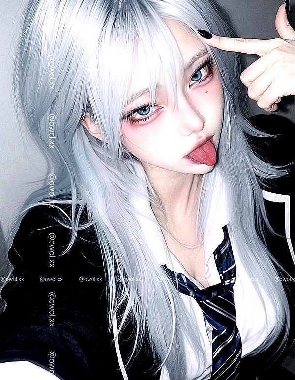 Archived image from @owol.xx on Instagram