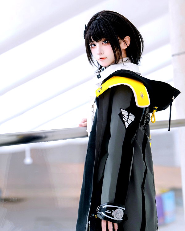 miee_cos instagram image archive image