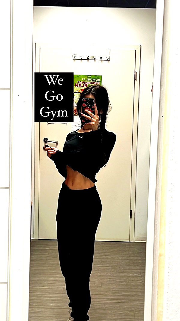 cata.leyah instagram image archive image