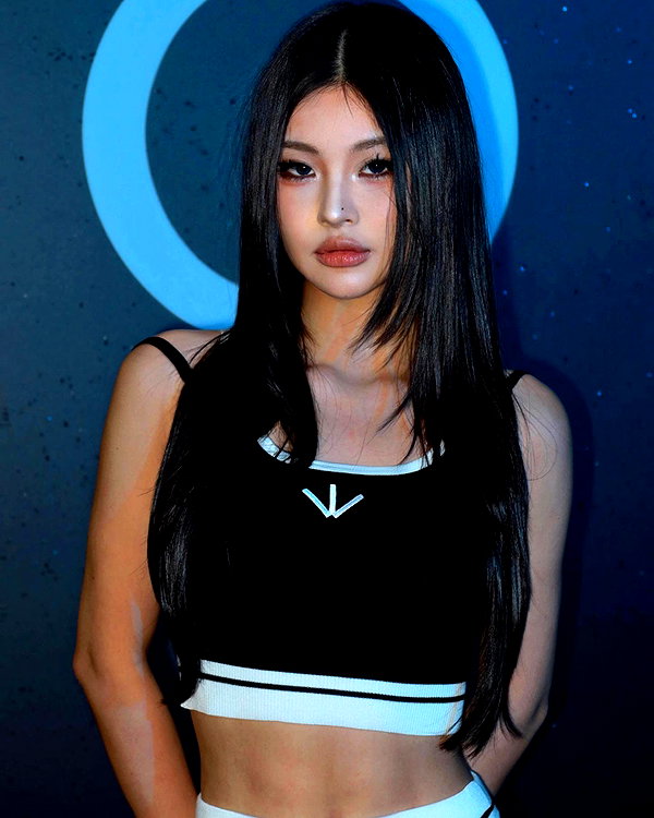 ll.lu1s instagram image archive image
