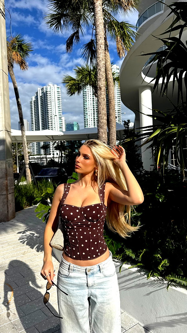 ella_netzer8 instagram image archive image