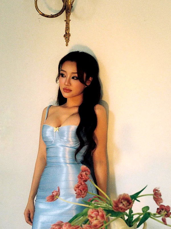 lyhythuedoxinh instagram image archive image