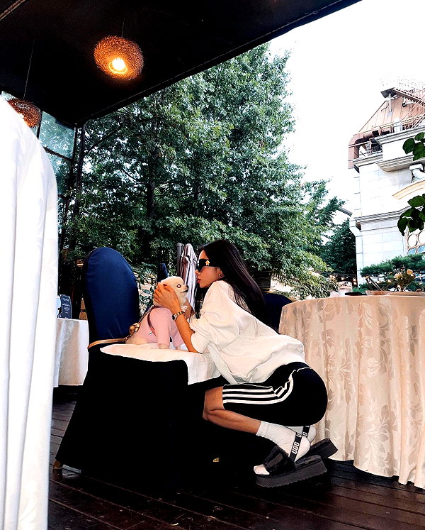 dear.zia instagram image archive image