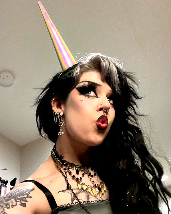 yeahimcaroline instagram image archive image