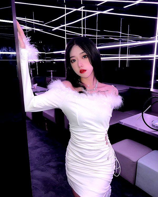 nixqq.425_ instagram image archive image