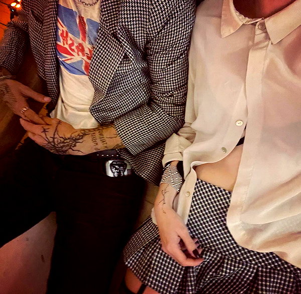 Archived image from @lolabllue on Instagram