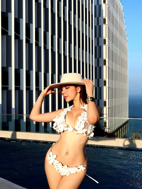 lyhythuedoxinh instagram image archive image