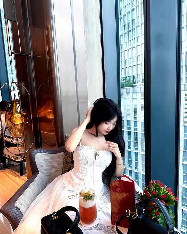 lyhythuedoxinh instagram image archive image