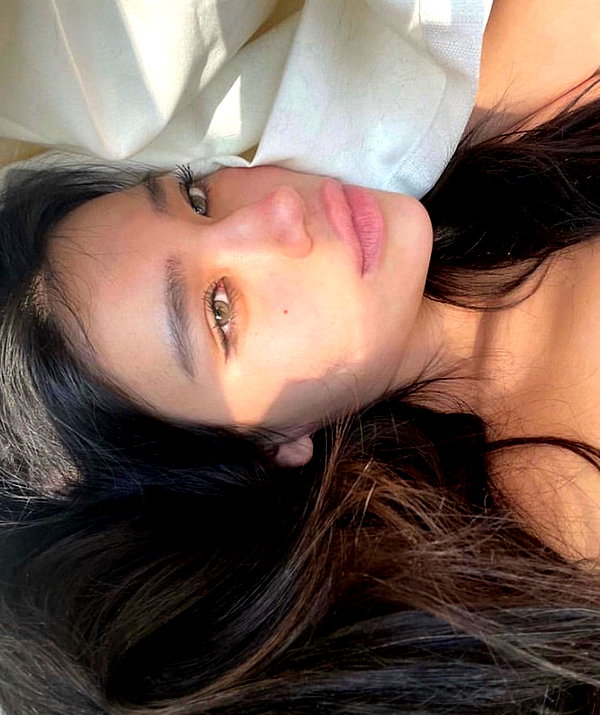 baddiesessence instagram image archive image