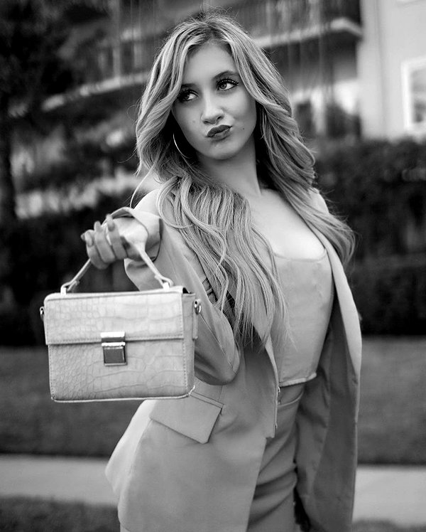 ellianawalmsley instagram image archive image
