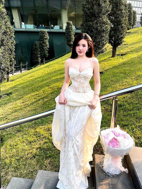 lyhythuedoxinh instagram image archive image