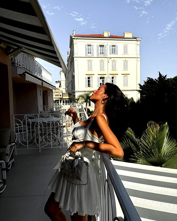 zoeliss instagram image archive image