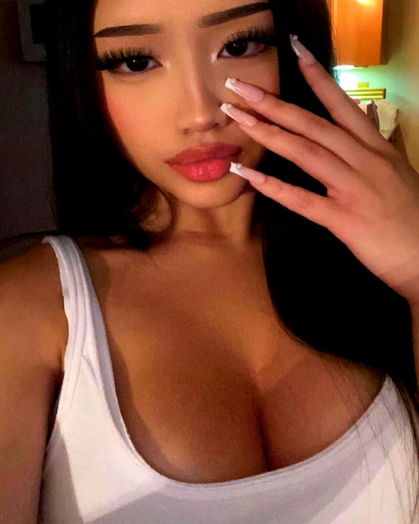 baddiesessence instagram image archive image