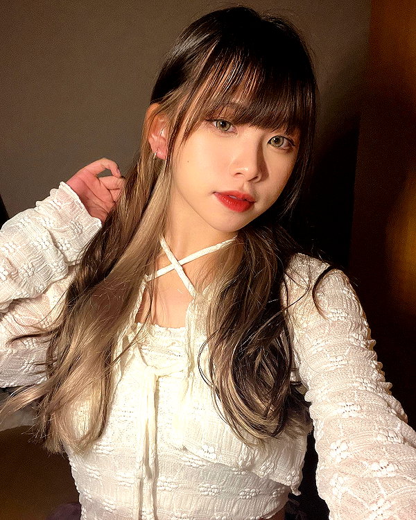 e.shao_417 instagram image archive image