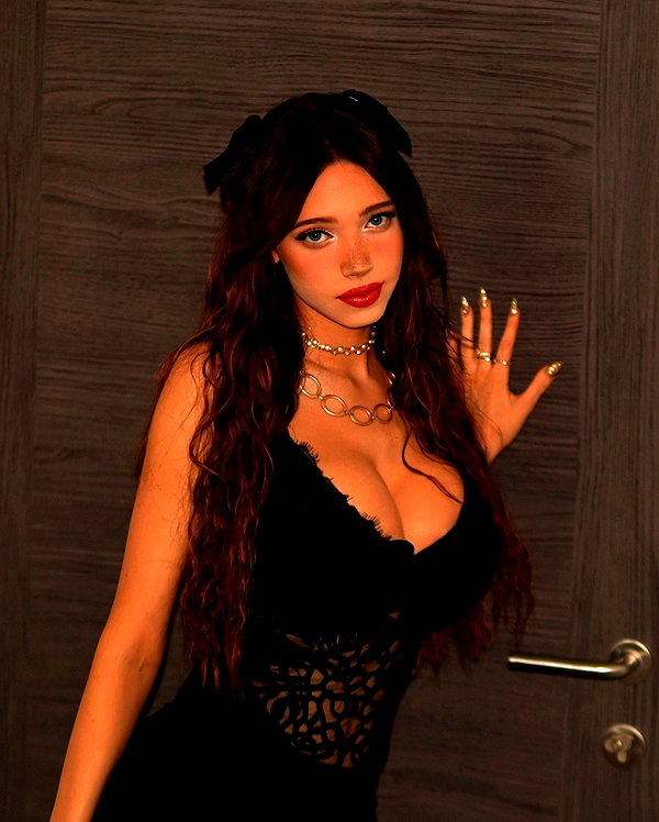 lydiavioletofficial instagram image archive image