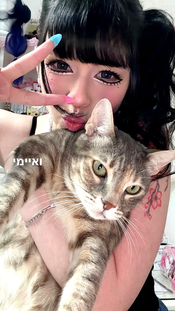Archived image from @notchicore on Instagram