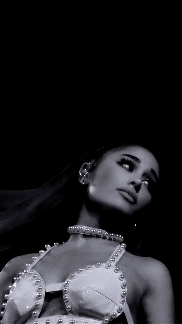 arianagrande instagram image archive image