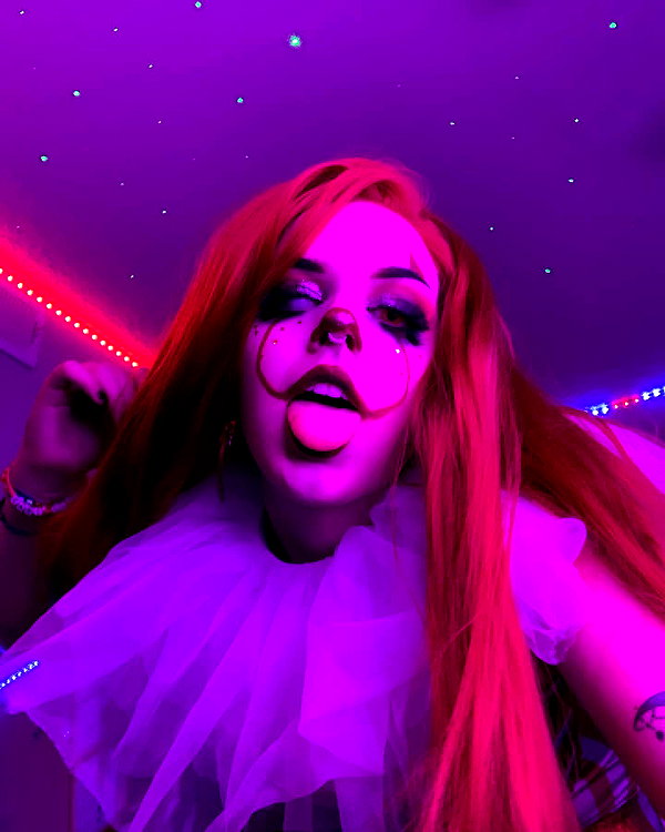 yeahimcaroline instagram image archive image