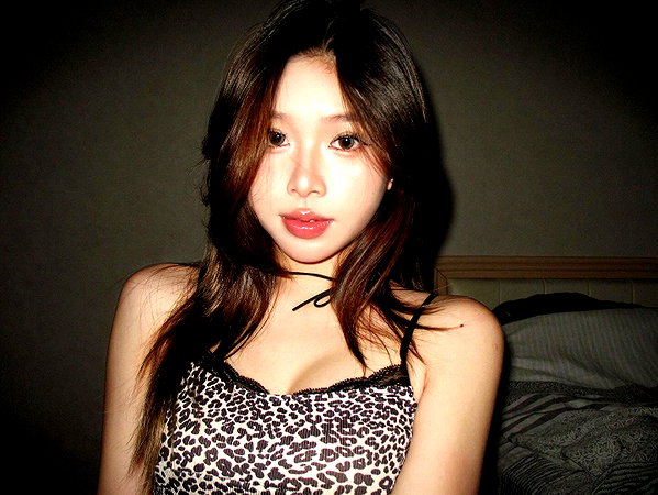 e.shao_417 instagram image archive image