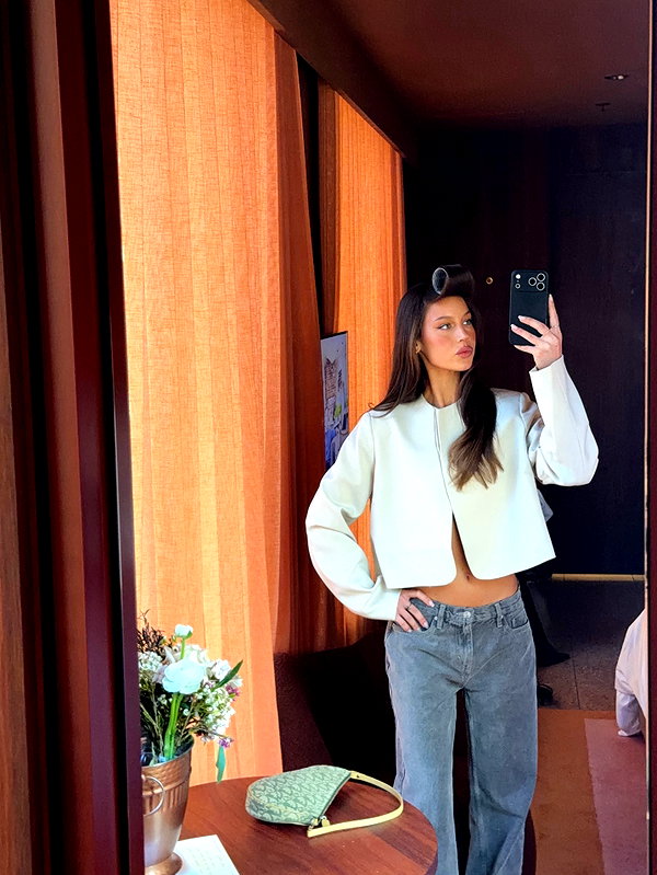 olivia.mathers instagram image archive image
