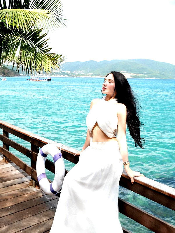 lyhythuedoxinh instagram image archive image