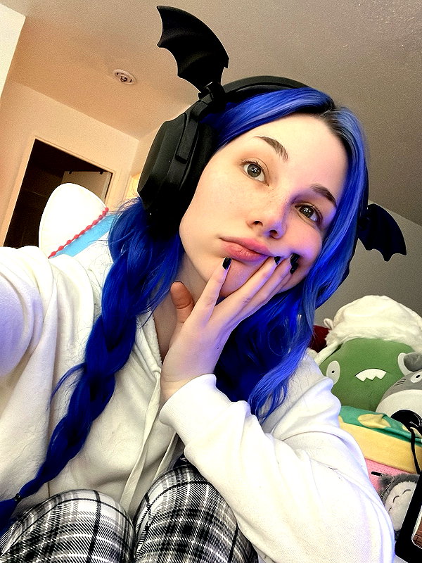 danielle.mercedie instagram image archive image