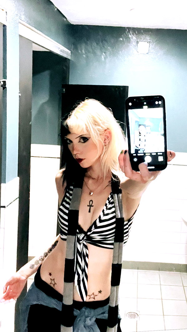 haileylayfield instagram image archive image